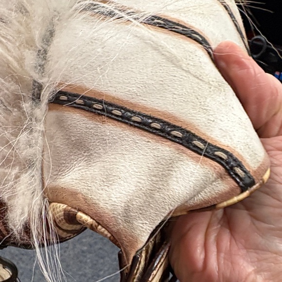 Unique Fendi Cream and Brown Oyster Suede Bag with Fur Accent - Picture 9 of 9